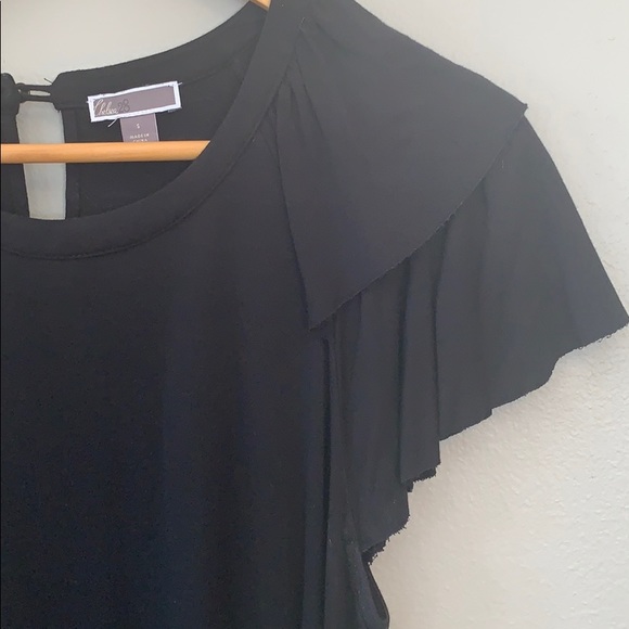 Black short sleeved top - Picture 3 of 4